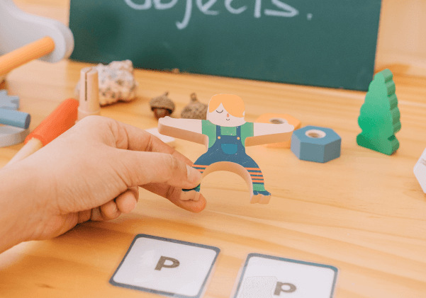 Discover Early Years - Match Letters with Objects